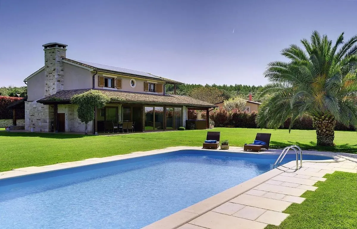 Villa Sunny Flowers Pomer